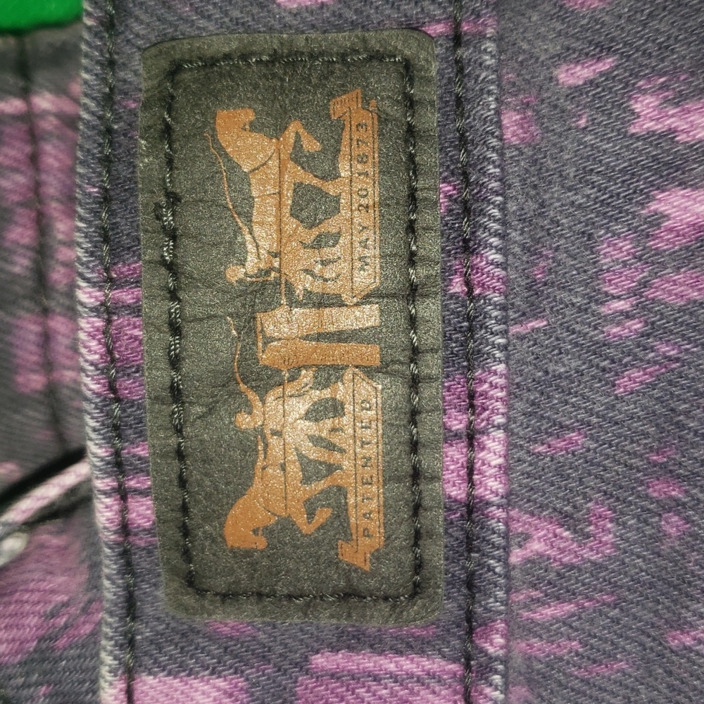 Levis